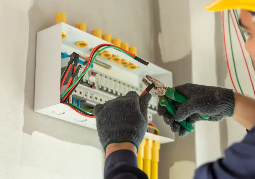 Ile zarabia elektryk w Norwegii? Poznaj prawdziwe zarobki i wymagania