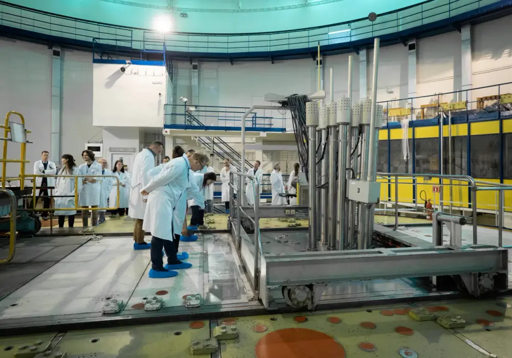 Ile zarabia pracownik elektrowni atomowej? Odkryj zaskakujące fakty o płacach