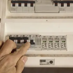 Jak zwiększyć limit prądu i uniknąć problemów z energią elektryczną