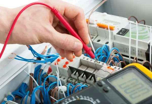 Ile kosztuje oświadczenie elektryka? Sprawdź ceny i ważne informacje